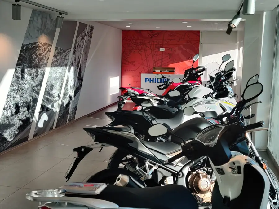 Honda-Modelle im Showroom Kirchleerau