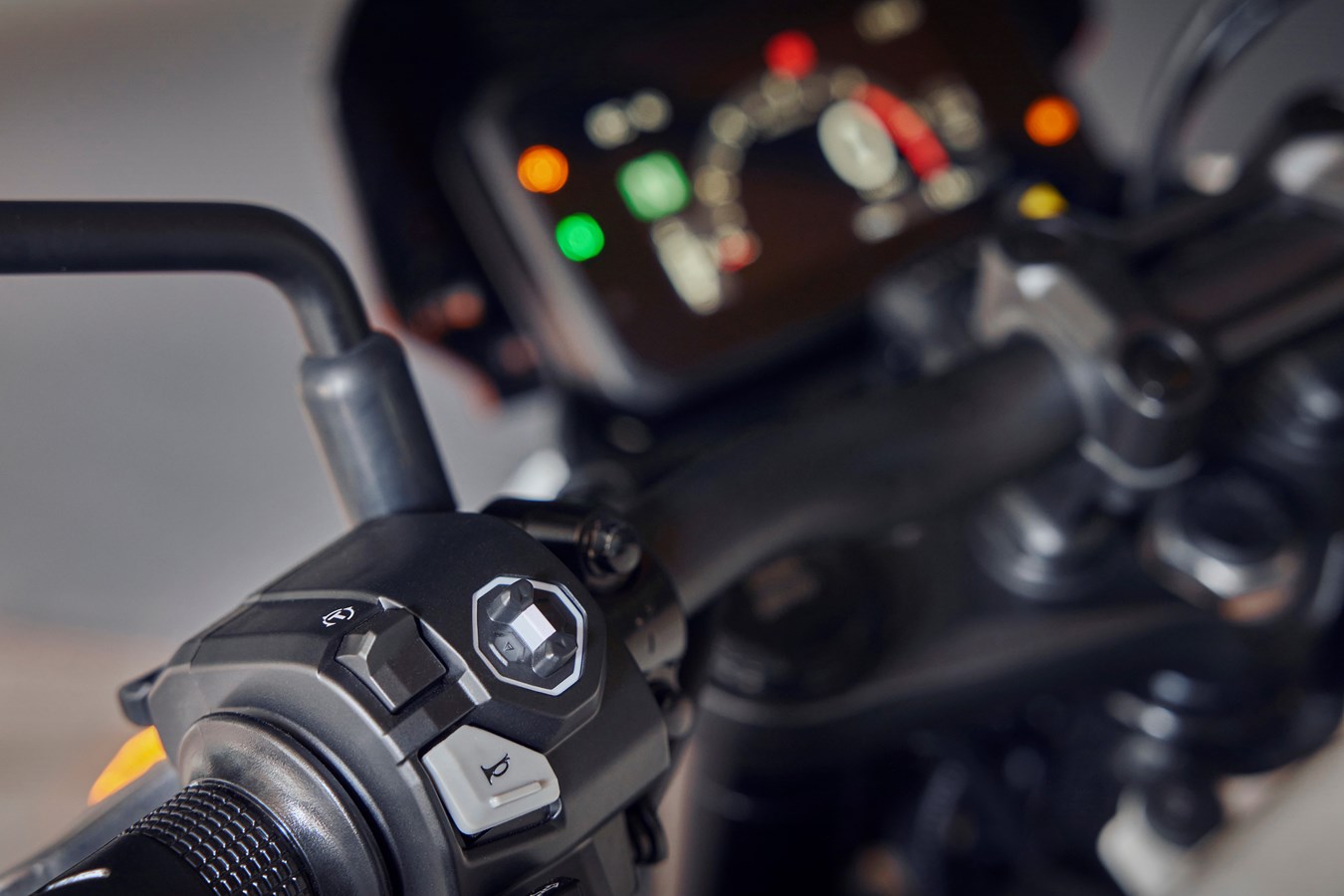 24YM CB500 HORNET